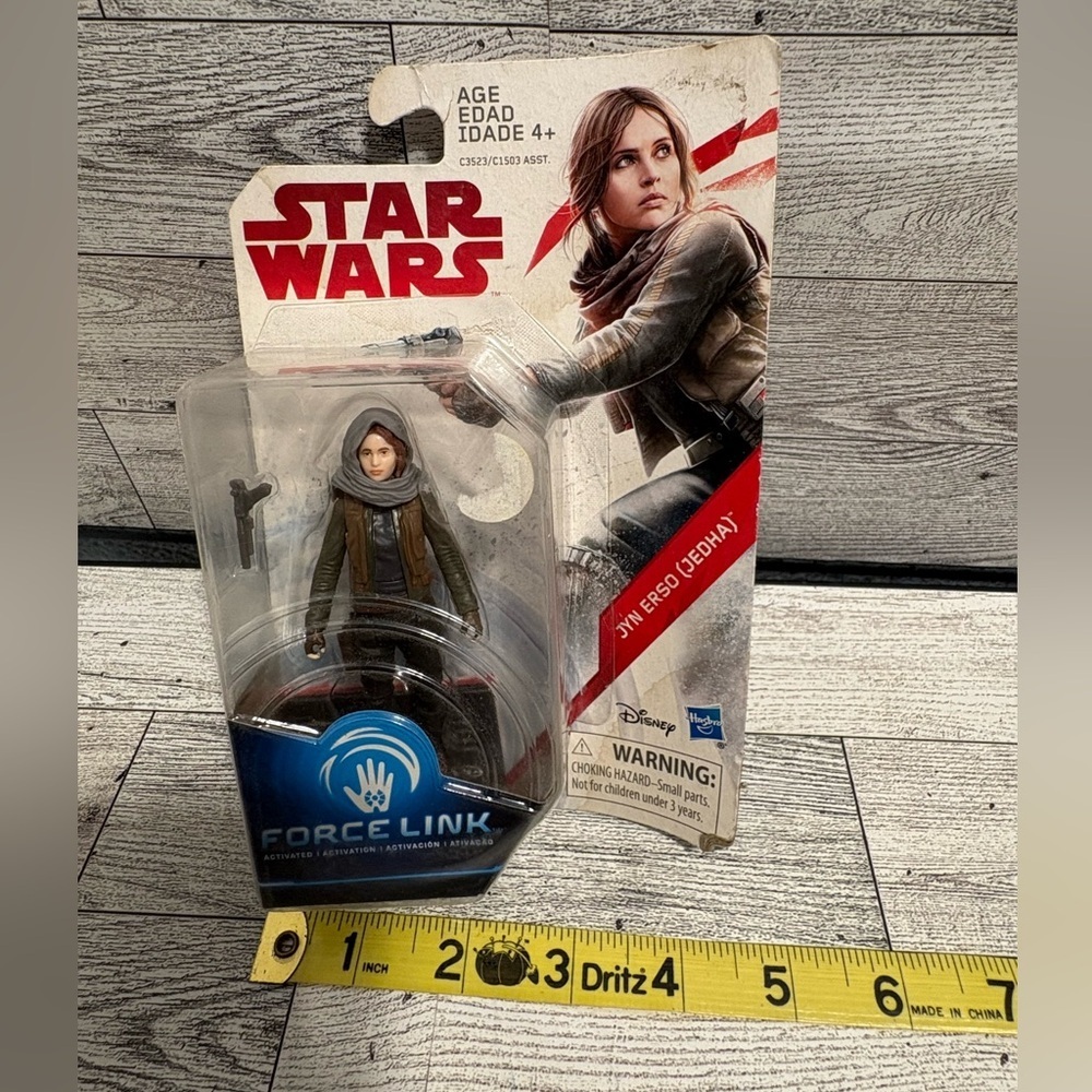Star Wars Jyn Erso Figure with Brown and Gray Outfit